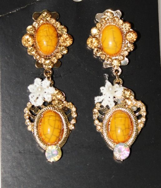 Brinco PEDRA AMARELA COM ROSINHA BRANCA